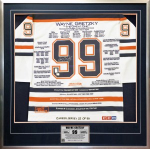 career_jersey_gretzky_white_framed_01